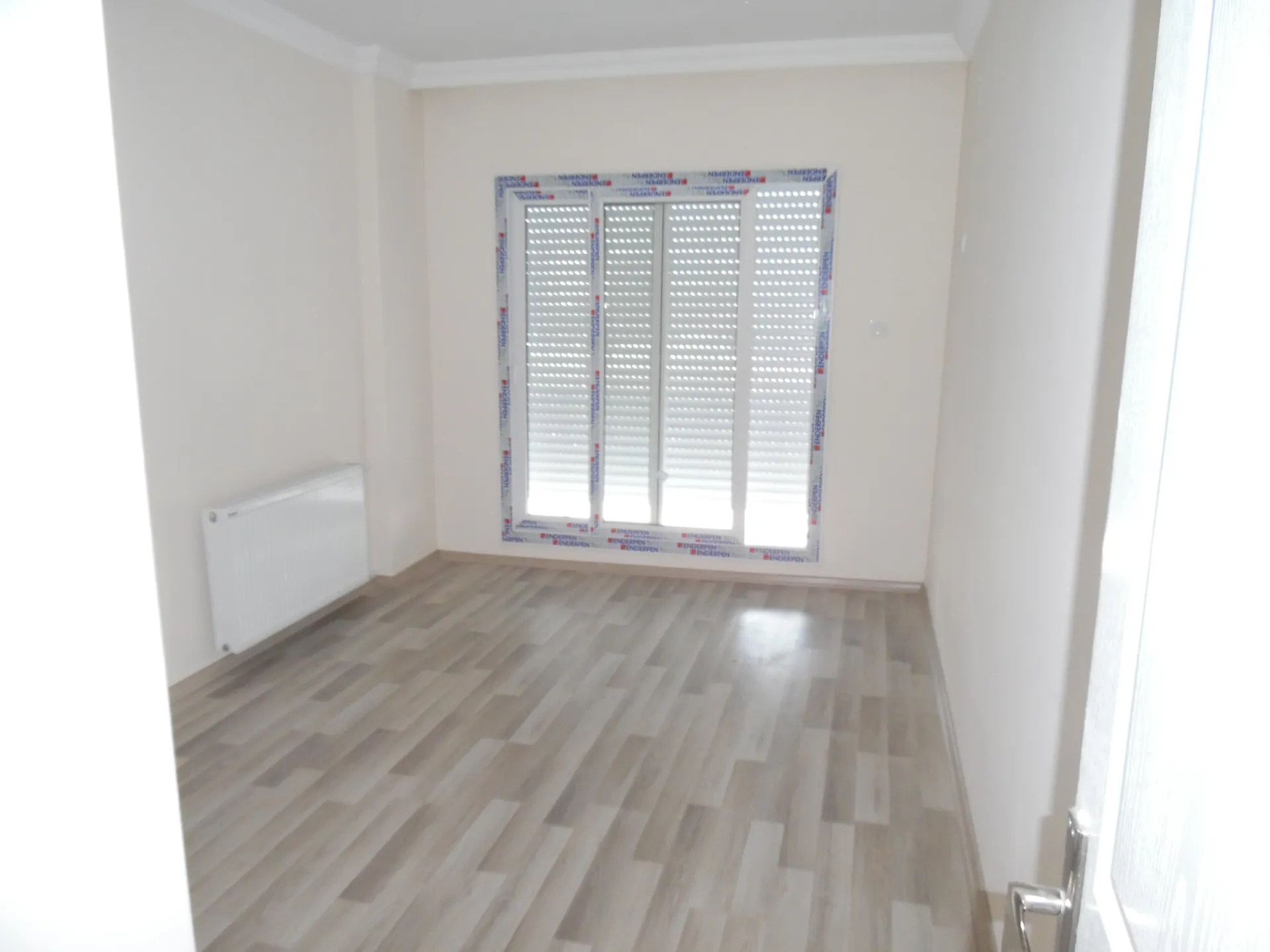 AKHİSAR GÜRBÜZ EMLAK TAN ATATÜRK MAHALLESİ GÖLET YAKININDA 8 YILLIK BİR ODA BİR SALON SATILIK DAİRE - görsel 2