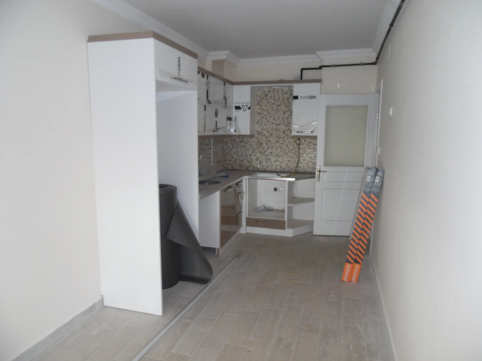 AKHİSAR GÜRBÜZ EMLAK TAN ATATÜRK MAHALLESİ GÖLET YAKININDA 8 YILLIK BİR ODA BİR SALON SATILIK DAİRE - görsel 1
