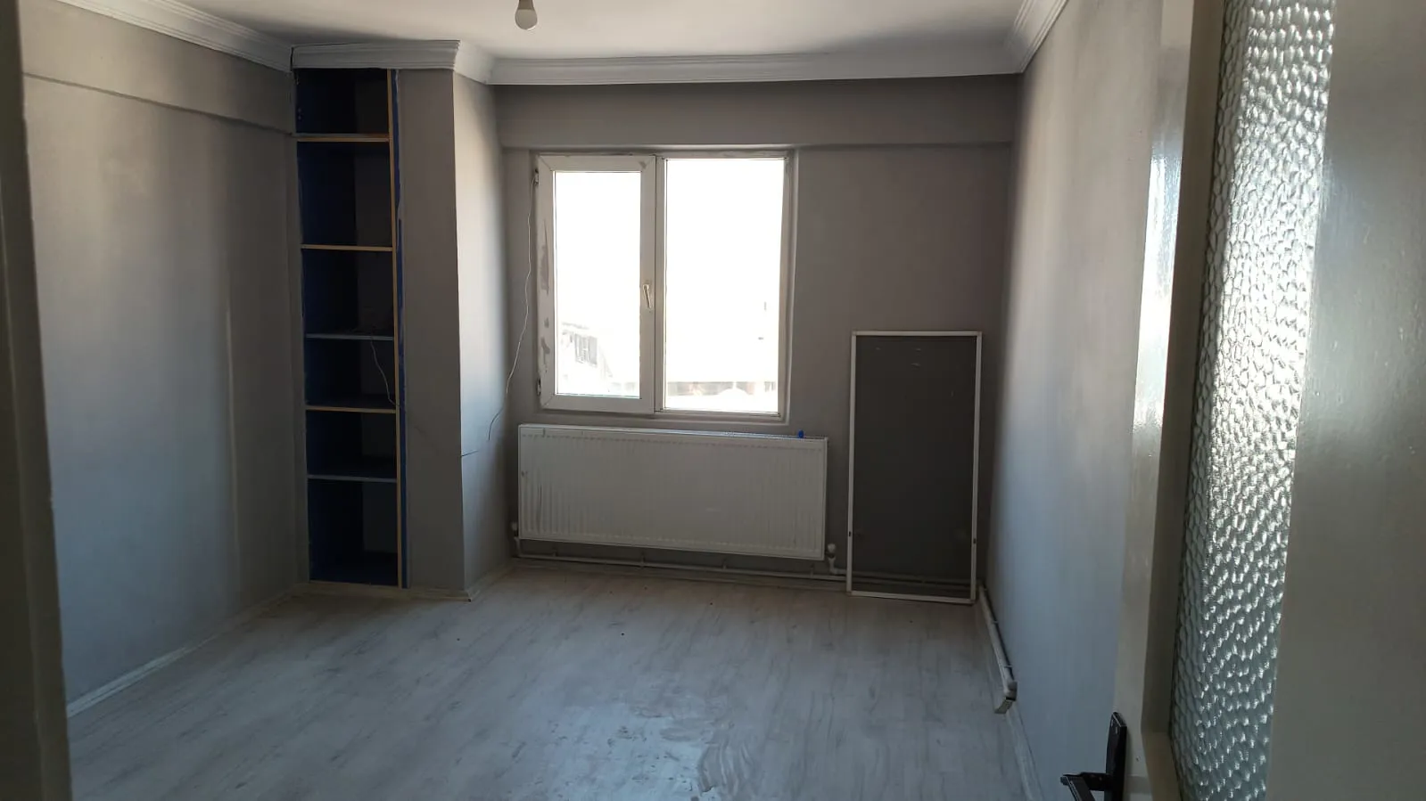 AKHİSAR GÜRBÜZ EMLAK TAN REŞATBEY MAHALLESİ MİLLET CAMİ YAKINI 4.KAT DOĞALGAZLI KİRALIK DAİRE - görsel 2